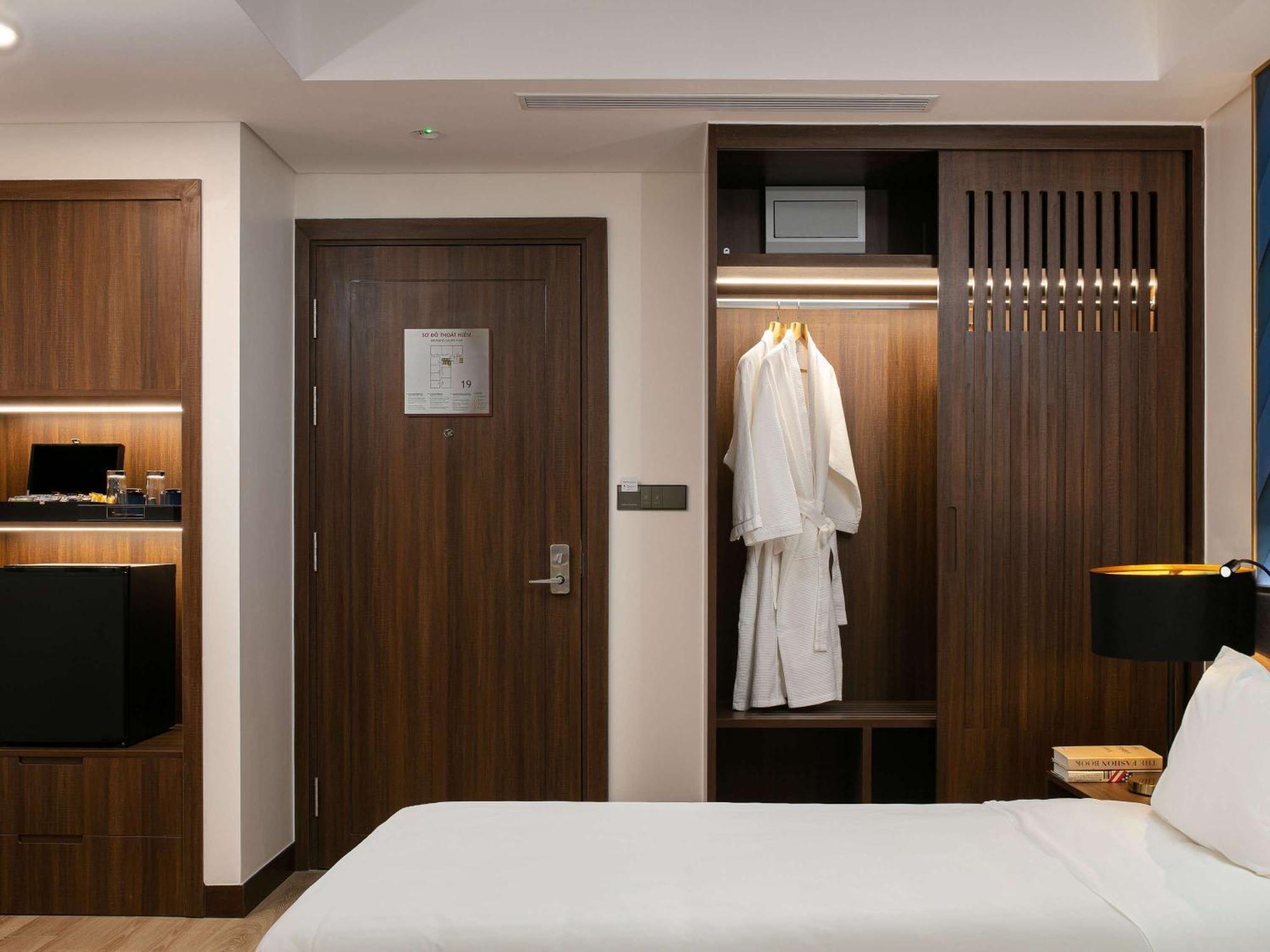Moevenpick Living West Ханой Екстериор снимка